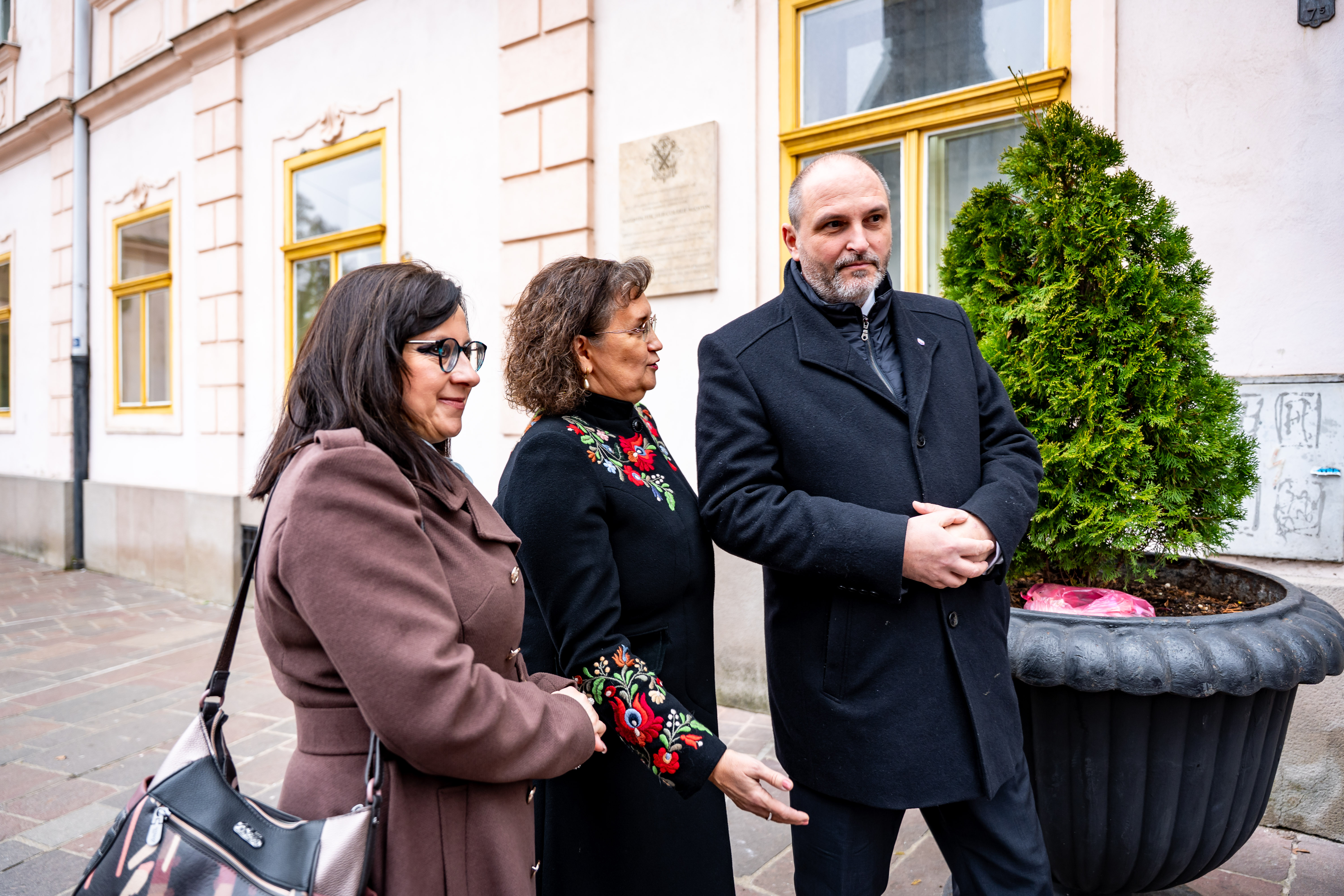 Slavnostne odhalenie pamatnej tabule na pocest kosickeho biskupa Augustina Fischer-Colbrieho-39